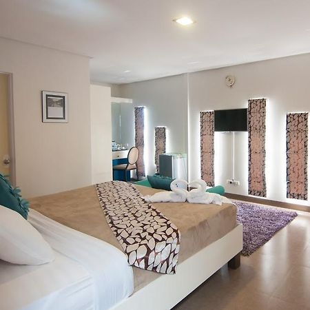 Avenue One Hotel Upper Digos Εξωτερικό φωτογραφία