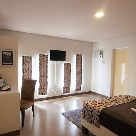 Avenue One Hotel Upper Digos Εξωτερικό φωτογραφία